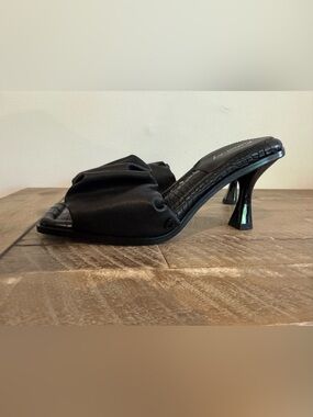 Black Circus by Sam Edelman leather heels. Size 7.5
